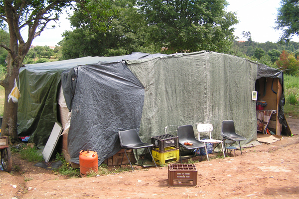 tenda/barraca para habitação - família utente do R.S.I.